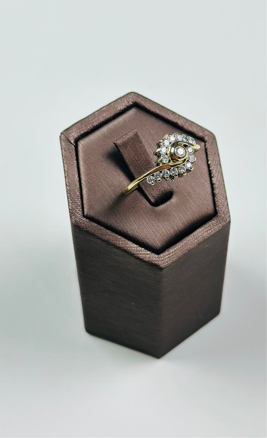 9ct yellow gold diamond ring L , Vintage Ring With Natural Diamonds 0.65ct