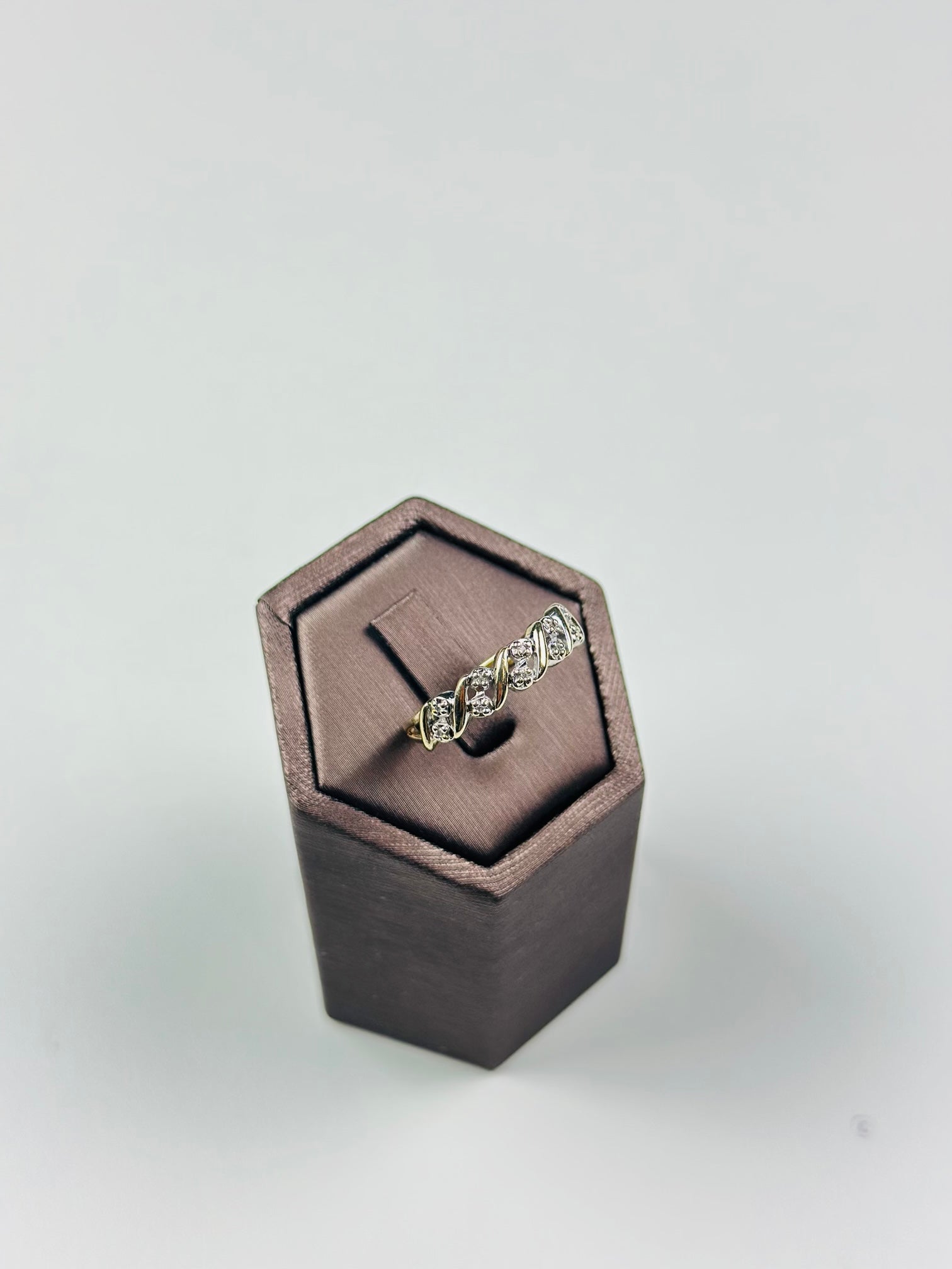 Diamond Ring In Yellow Gold 9ct , Hallmarked With Natural Diamonds vintage polished