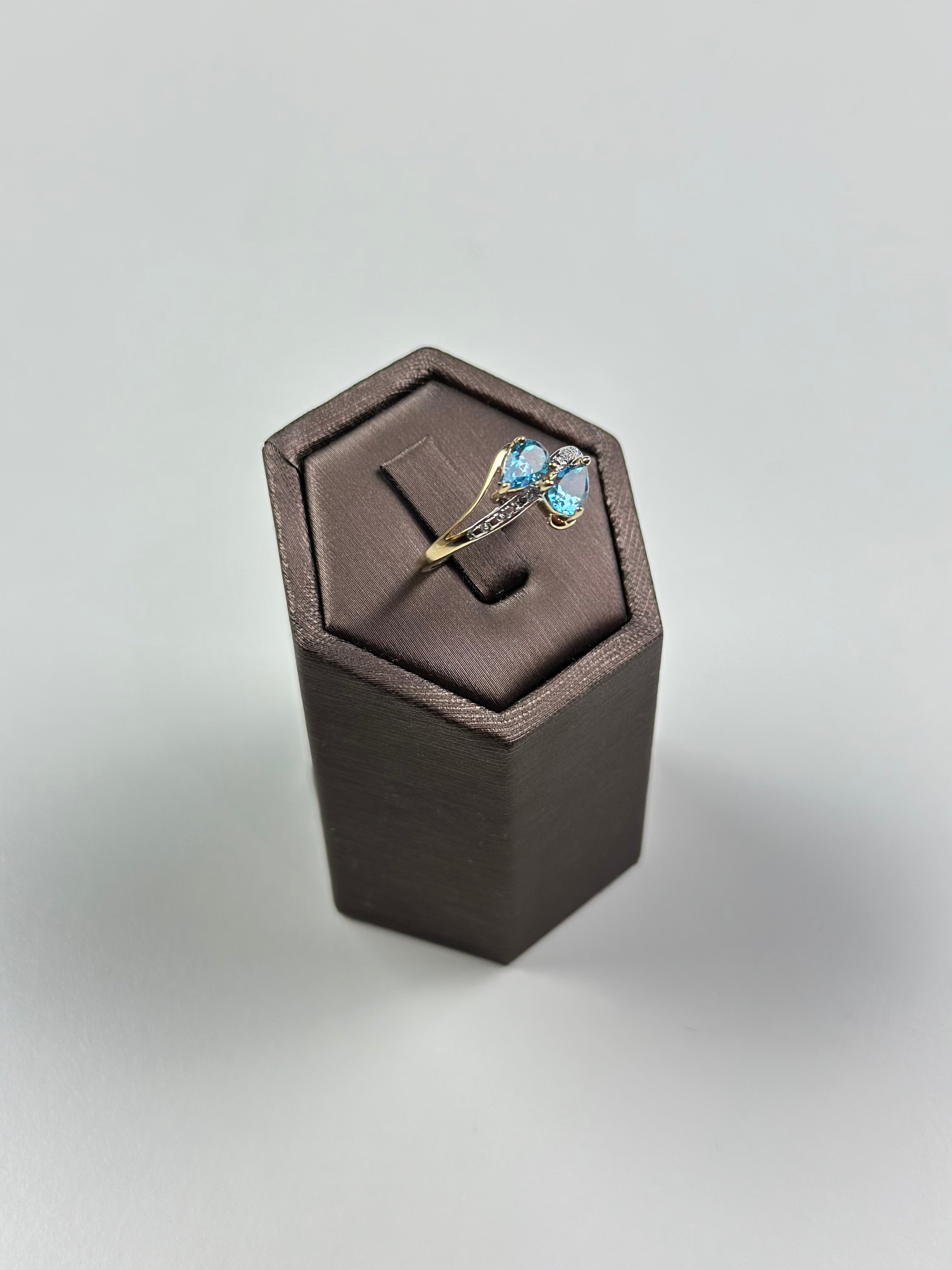 9ct gold blue topaz diamond cluster ring, Hallmarked And Natural Topaz , Vintage